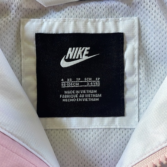 NEW! NIKE PINK AND WHITE ZIP-UP JACKET. SIZE 4. GIRLS. - Picture 4 of 6